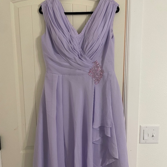 Dresses & Skirts - Wedding guest dress